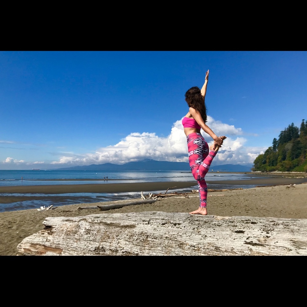 Emily🧘🏻‍♀️ - Picture 5 of 7